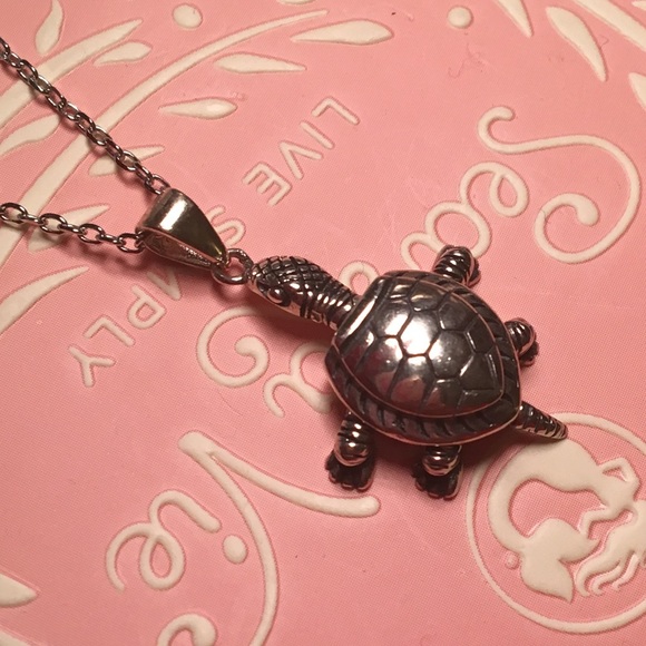 Jewelry - NEW Sterling Silver Turtle Pendant